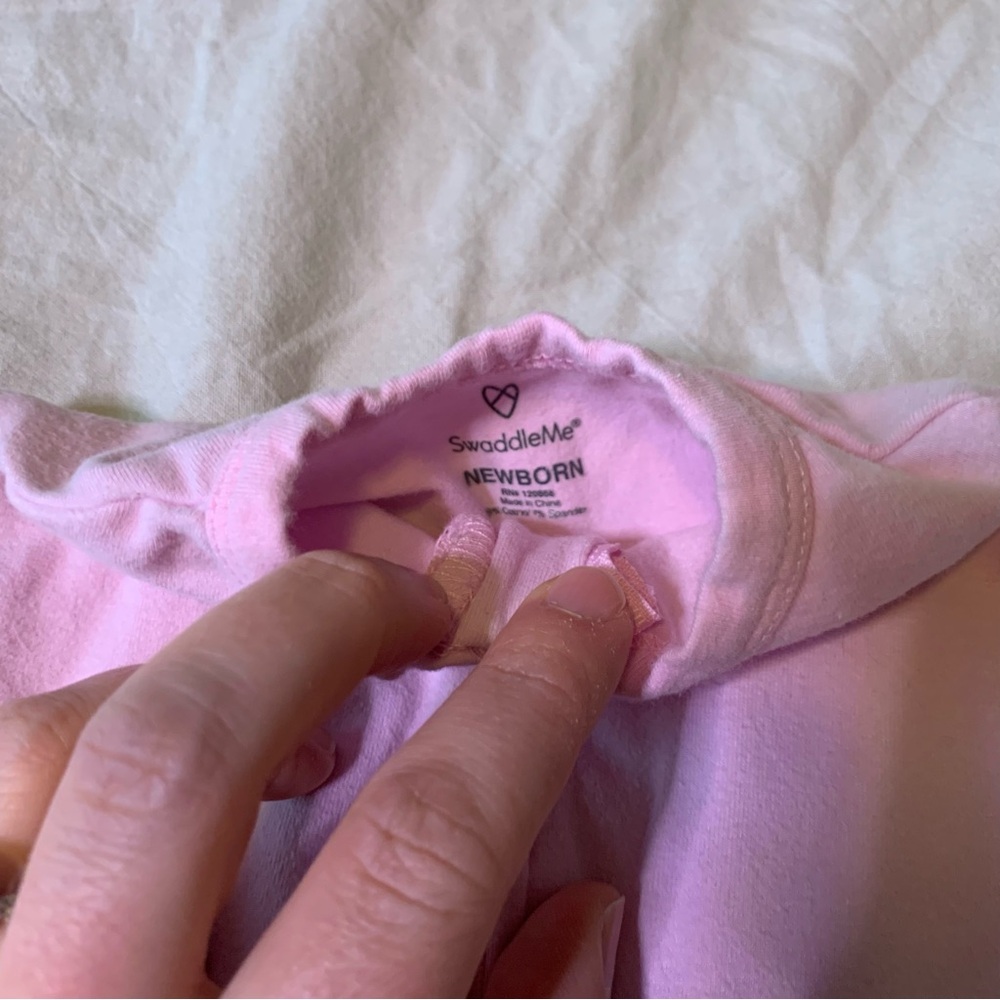 SwaddleMe Light Pink Newborn Swaddle pods set bundle - Picture 4 of 4